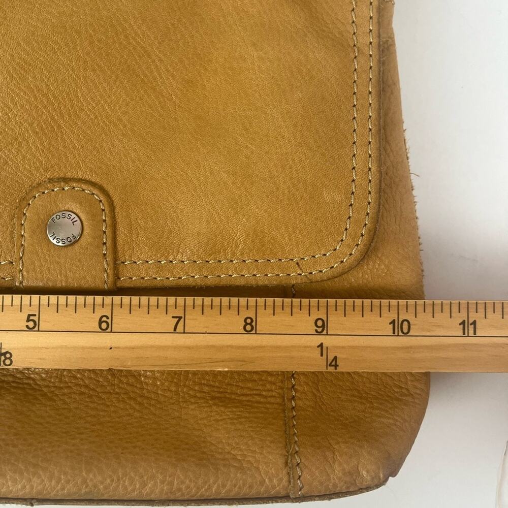 Fossil Leather Crossbody Bag Golden Tan Pebbled Adjustable Boho Spring Casual - Picture 8 of 9